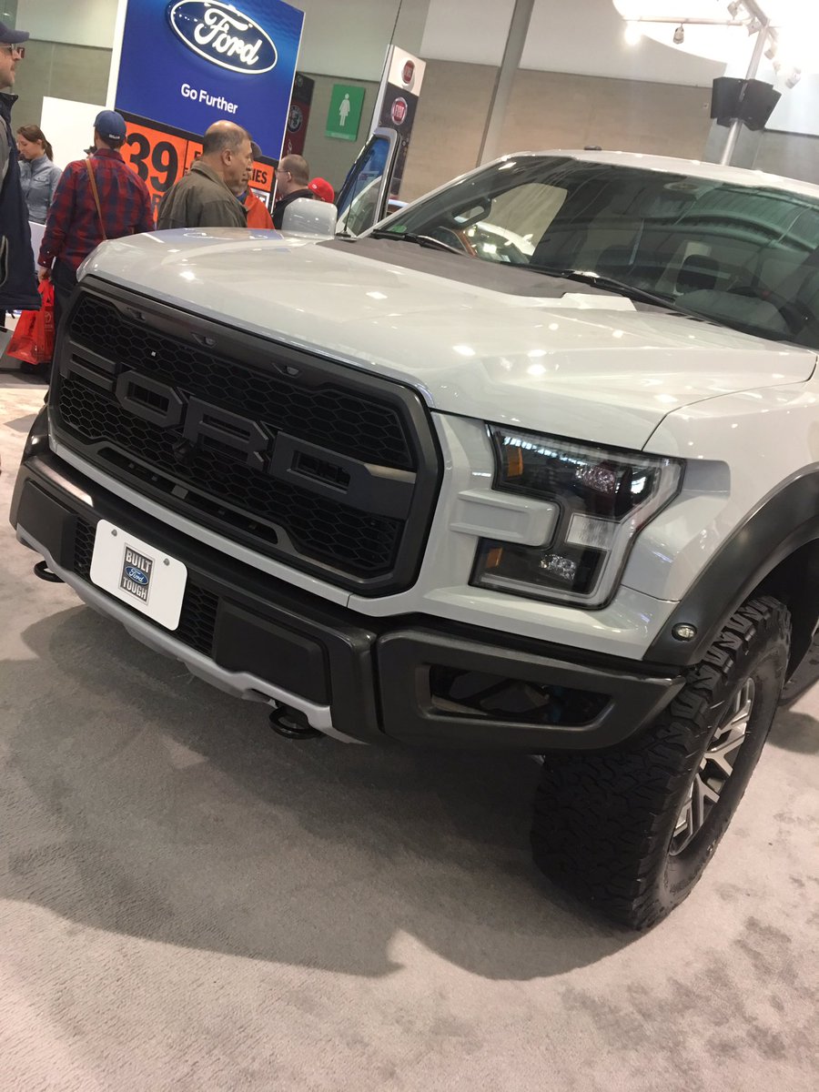 munting_june's tweet photo. 2017 Ford Raptor aka my dream truck. #BostonAutoShow #ShowMeThatCar https://t.co/MUHIRGvQxq