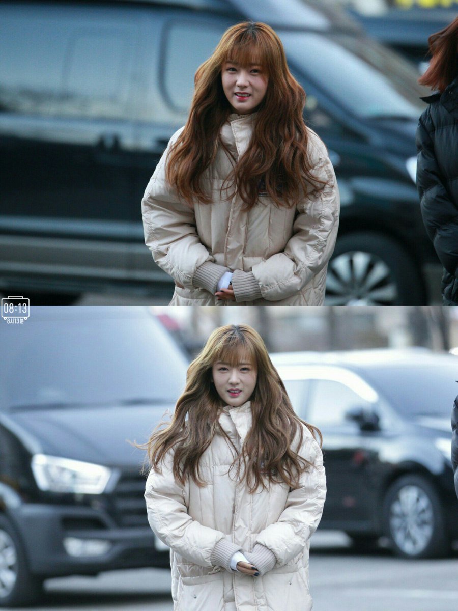 aboutbomi's tweet photo. 170115 Bomi(@apinkbm) on the way to KBS Special 'Girl Group Battle' for Lunar New Year Recording https://t.co/PtaXl3vHQo