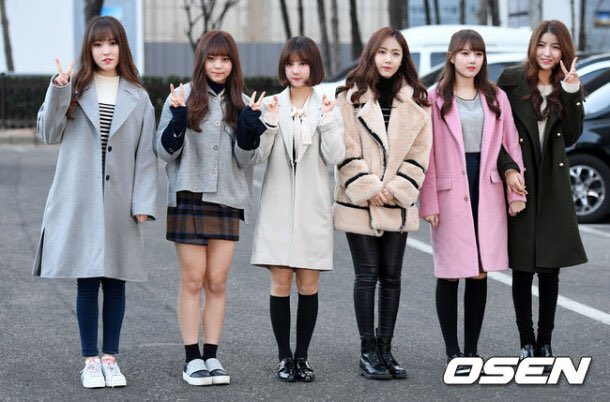 GFRDindonesia's tweet photo. [PRESS] 170115 #GFRIEND KBS Lunar New Year Special 'Girl Group War: Family Honor' Recording https://t.co/BdwAqnWzPP