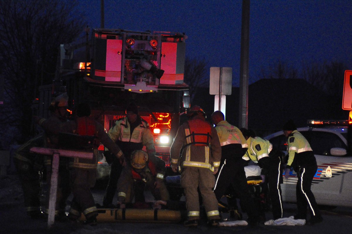 Male who fell through ice in Collins Bay Creek rescued, suffering hypothermia but conscious. More info &amp; photos: 
kingstonregion.com/news-story/706…