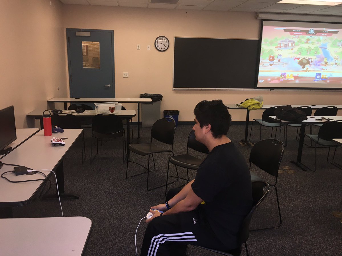 We're in Bond 103 watching <a href="/2GGaming/">2GG</a> 's Genesis Saga!