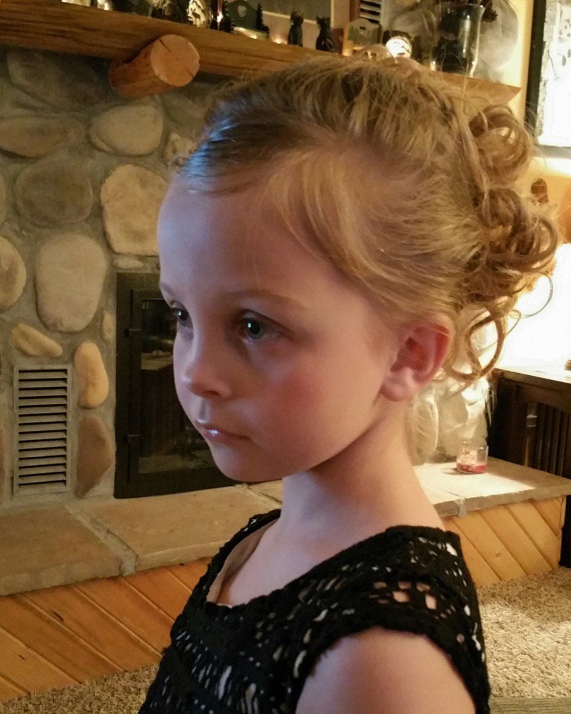 meganjsaari's tweet photo. Last years father daughter dance. Soon to come this years dance with daddy in Feb. https://t.co/hMcTM59Hoo