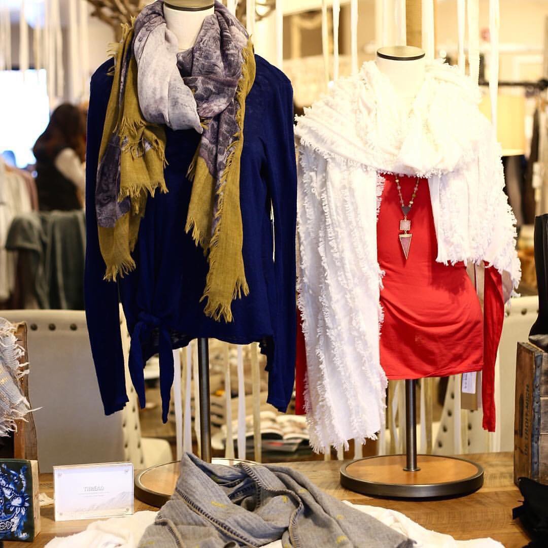 ZynniCashmere_'s tweet image. RG @shopthread: 
Happy Saturday! Stop in and see us today, we are open from 10-6!☀️ #threadstyle ❤️

#fashion #style #stylish #love #sweater