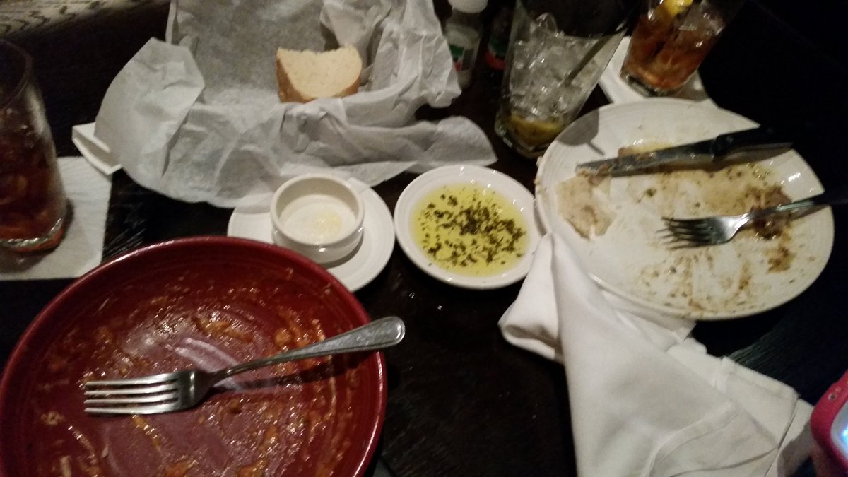 jefflunderwood's tweet photo. That was a great dinner thanks to Taryn and Tim #2stuffed https://t.co/WH0xBWeFep