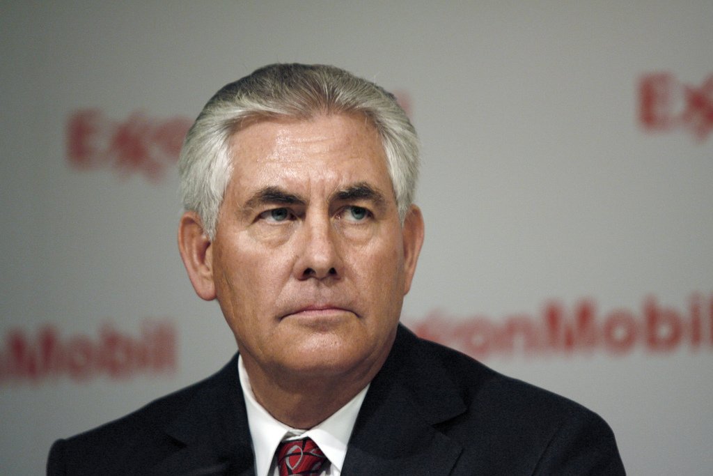 MikeHudema's tweet photo. Big Oil donated millions to the Senators considering Rex Tillerson as Secretary of State https://t.co/O1LTJZBpgV #ActOnClimate #RejectRex https://t.co/VyVjUjwmFj