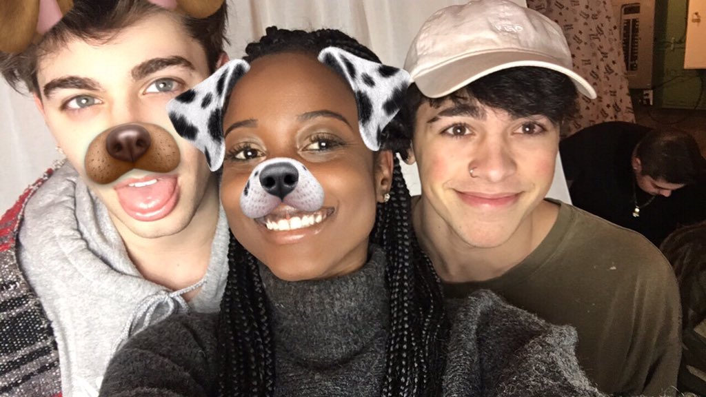 Michiixx's tweet image. Met them both in April 2016 and didn't expect us to become such good friends but I'm not complaining because I love them