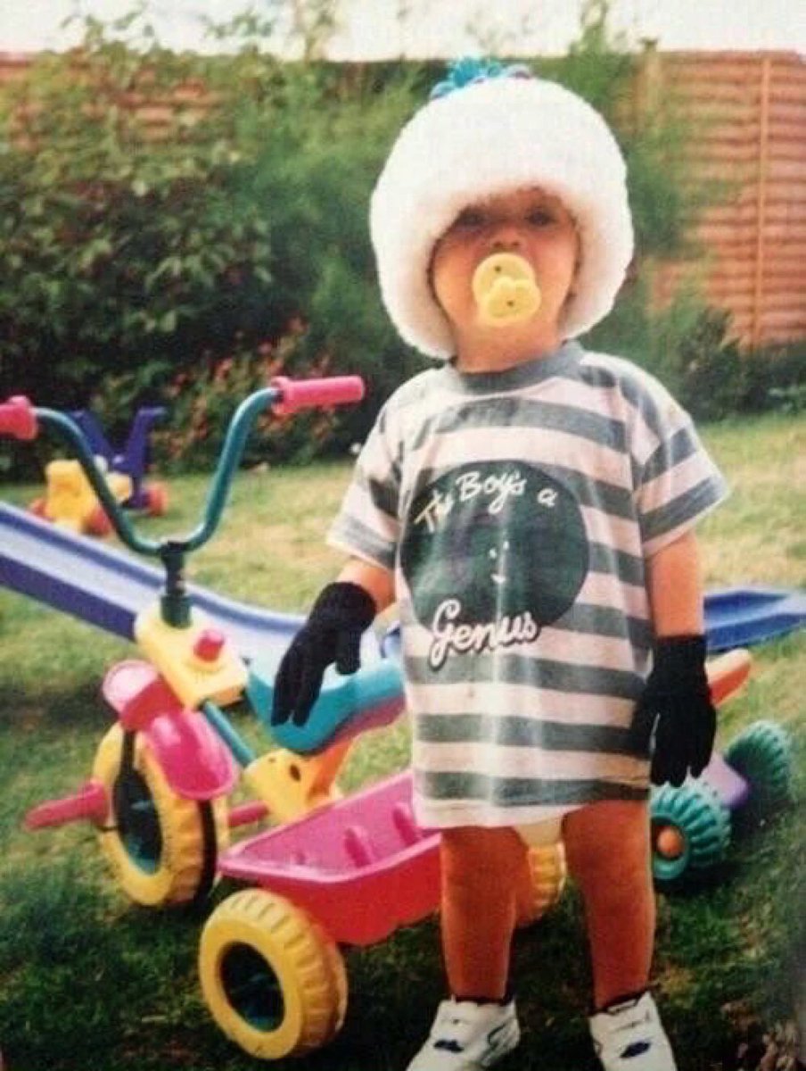 appreciatinghaz's tweet image. 👶
@Harry_Styles
