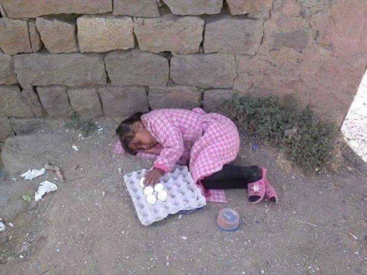ALJOUDI2026's tweet photo. إلى كل من :
يتباهون بكثرة الحج والعمرة والطواف حول الكعبة ..
طوفوا حول الفقراء👇🏼حتماً ستجدون الله عند كل فقير https://t.co/o4ygunUpaL