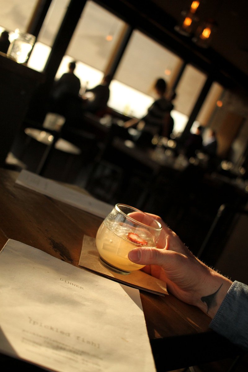 Cocktails at sunset <3 #dinnerwithaview