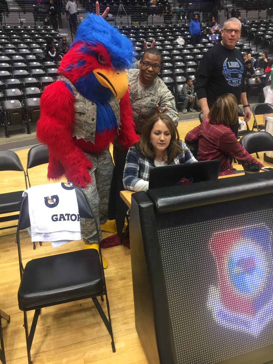KSANG_184th_IW's tweet photo. S/O to @T_Rey_Hoover working hard at the GWAL/AVCTL 🏀 Challenge!! #184IW https://t.co/fvDlAjmkIu