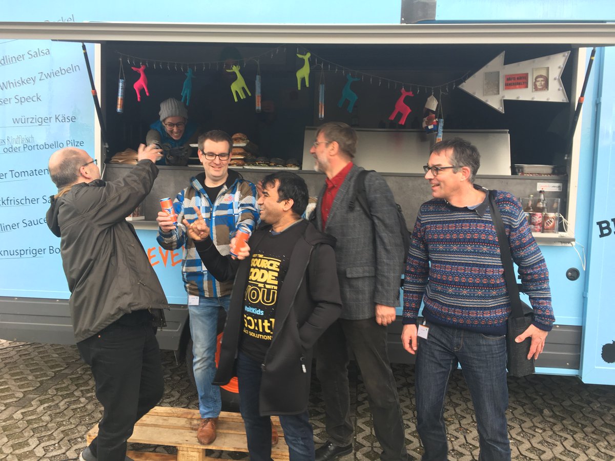 kati_nonhebel's tweet image. #sitkids #SAPLearnHackPlay #sitwdf  @foodtruck #energyHeroes