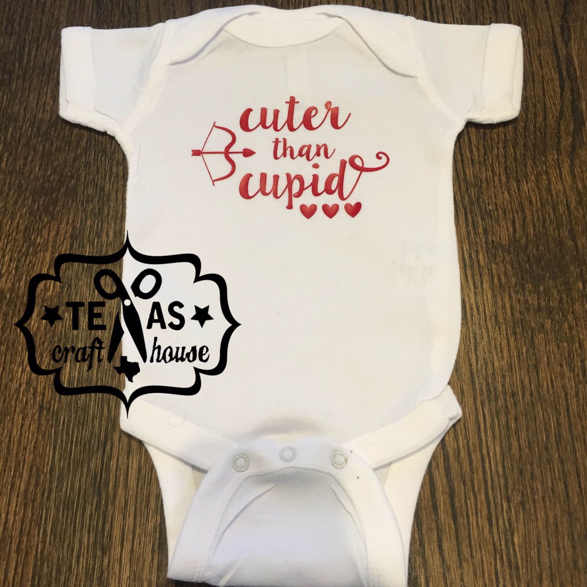 TexasCraftHouse's tweet photo. We love our #cuterthancupid onesie! Get yours at our etsy shop! Link in bio #Valentinesday #myvalentine #babyshower #newbaby #baby #cupid https://t.co/BCSFeGV2HR