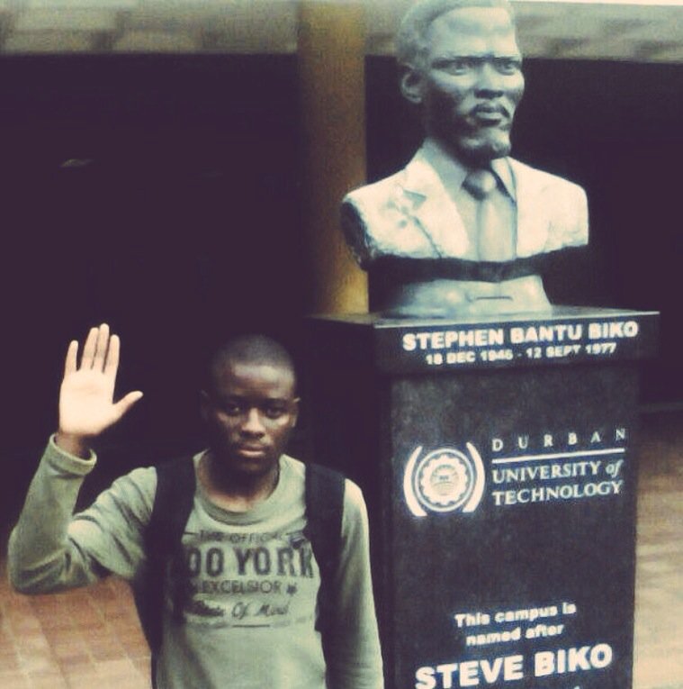 kimheller3's tweet image. #FeesMustFall leader jailed for 1⃣1⃣0⃣ days writes exams, gets 4 distinctions 👏👏👏

#FreeBonginkosiKhanyile #Fees2017