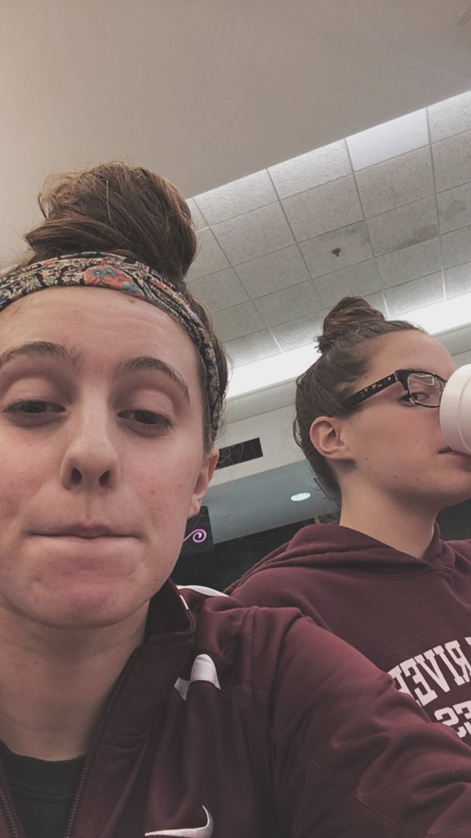 maryclaireflynn's tweet photo. Spot the difference #dadedition #kevgotasnapchat @morgan_schuld https://t.co/0T2msTCODd