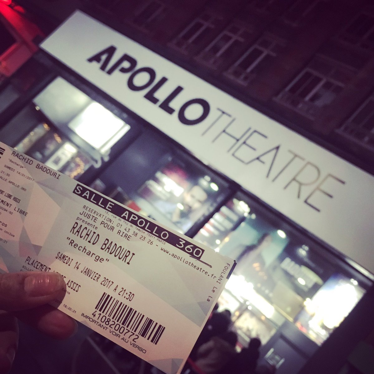 CulteOurs's tweet photo. Show Time ! #culteours @APOLLOTHEATRE75 @rachidbadouri #rachidbadouri Mes critiques de spectacles sur https://t.co/bksBj76muo https://t.co/3Elp0Lr7Vp