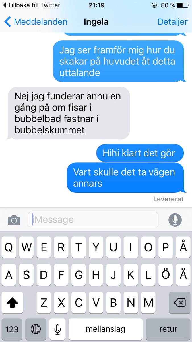 Karroh's tweet photo. Jag berättar om mitt bubbel-beroende. Den mest fantastiska kvinnan i världen @denIngela funderar då på det här. ❤️ https://t.co/UnSZRTuxHC