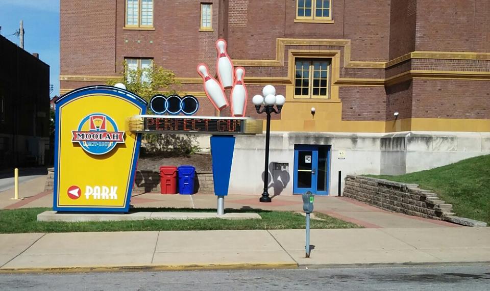 MoolahLanes's tweet photo. #OpenBowling — right through that door — ALL SATURDAY. We have food, beverages, bowling + Blues vs Sharks and the NFL playoffs on the TVs. https://t.co/dCMrj9vZ3I