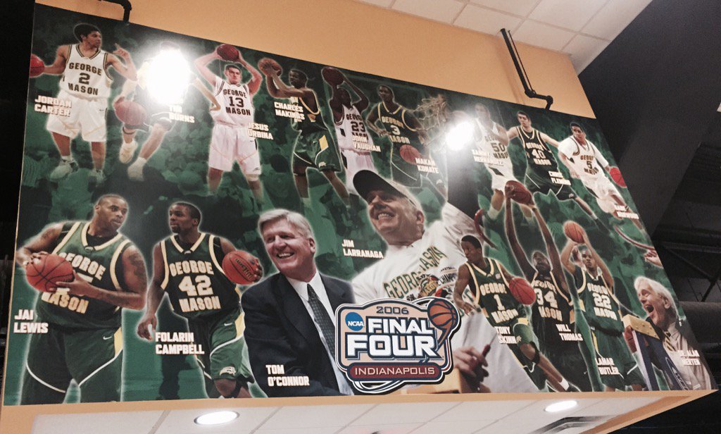TheREALMASONMAN's tweet photo. The good old days🏀⚽#gmu #gmuhoops #masonbasketball https://t.co/Zi16HzPlz6
