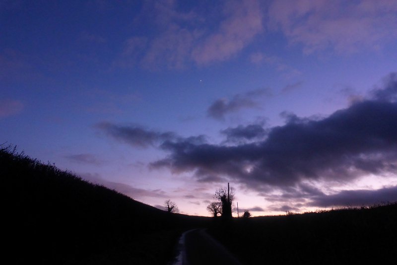 Monk_Po's tweet photo. Didn't race tonight, but I did get a lovely, easy-paced training #run in through #SouthDevon at dusk. #ukrunchat #MAF180 #GoSlowToSpeedUp https://t.co/5b1Es0mWyo