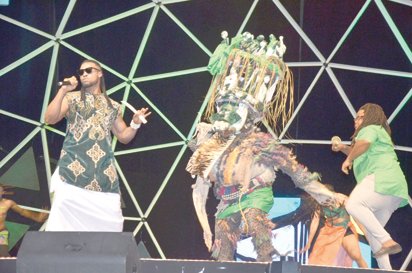 TrueBenin's tweet photo. Music Meets Fashion, Arts At 2016 Glo-CAF Awards - https://t.co/QVxPDCBH1N https://t.co/bQ8NVcUqxv
