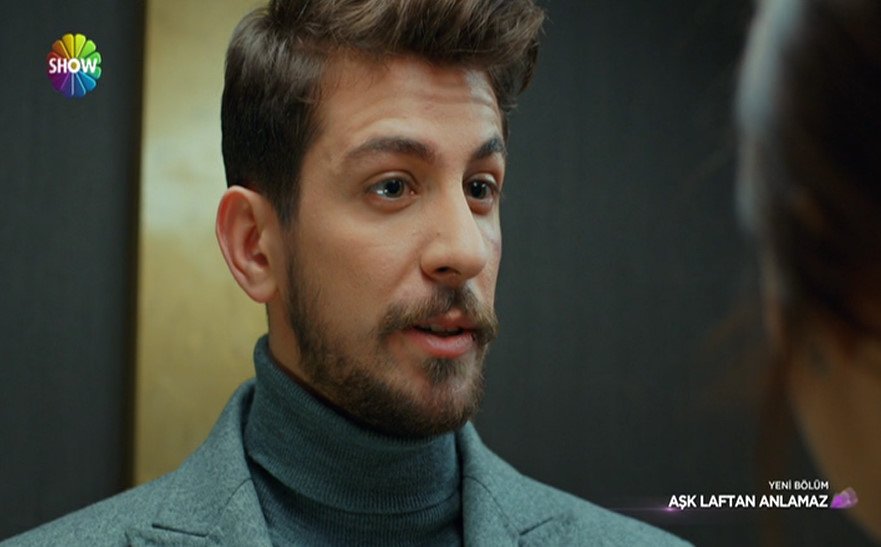 srkandic's tweet photo. Ya şu salakla konuşturmayın kızı iğreti oluyorum #BenimAilem #AşkLaftanAnlamaz https://t.co/yN3ePAH5kb