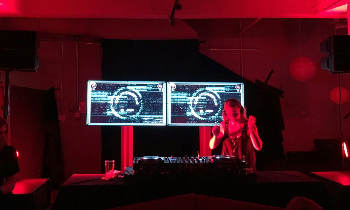 kapsifi's tweet photo. Kapsi järjesti tänään #Disobey17 :ssa "Anna henkilötietosi ja kuvasi vapaaehtoisesti" -combon. Jatkoilla tunnelma on korkealla! https://t.co/FZF6fkpuNp