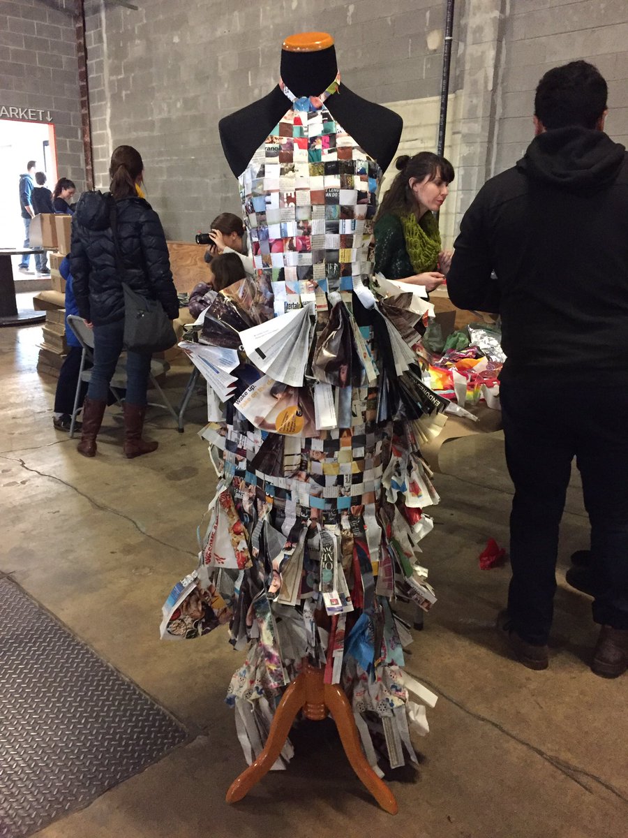 SerraSippel's tweet photo. Stepped out of the rain to check out art in action at @DCPSArts #CreateDC with @cmdgrosso @UnionMarketDC We are #aCreativeDC https://t.co/jJmnAhpBN8