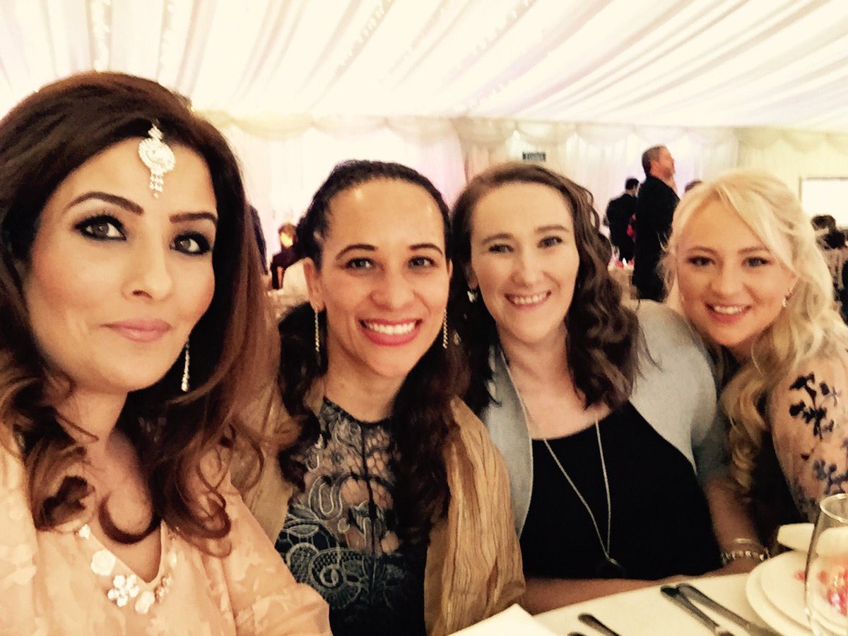 NayyarsSols's tweet photo. Team Nayyars celebrating at a beautiful wedding today @thorntonmanor #amazingvenue #magicalsetting #lawyerswholiketoparty https://t.co/juiYgA1qj2