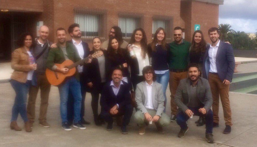 Magnífico grupo en @EMCOM_escoex