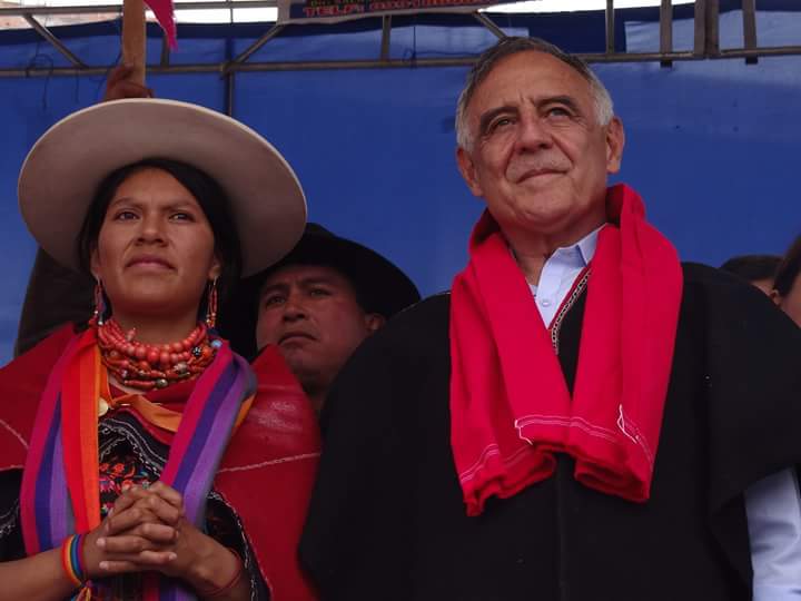 dayumaEc's tweet photo. Linda foto @PacoMoncayo en #Tungurahua, recibió el respaldo del pueblo Salasaca https://t.co/pmRo82kmyw