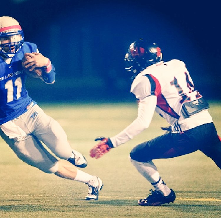 KeynanNinoScott's tweet image. Imma take it back to my football days because I was a fucking beast💯💯💯😂😂😂 #2014grad #14 #Whereitallbegan #Westside #Bigballer