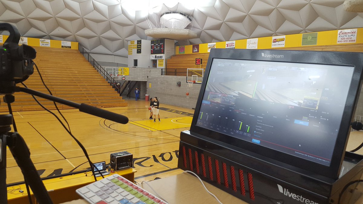 SeanMcKillip's tweet photo. All set up and ready to work some #DubDubHoops #LifeOfTheBackup #GoWarriors https://t.co/DYS4N4LNiY