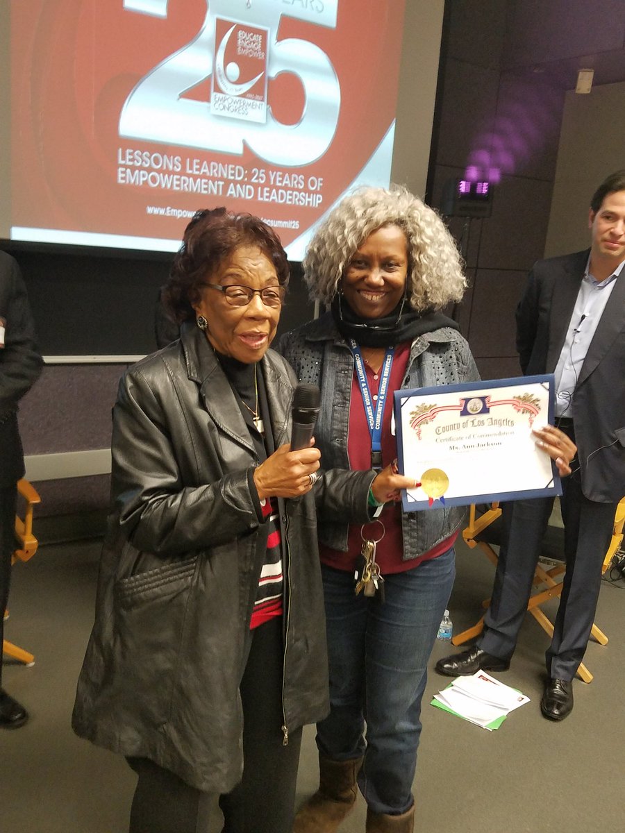Celica1's tweet photo. #ECSummit25 ECSenior Committee presenting Mrs.Ann Jackson with a recognition for attending 25 Sunmits and not missing one summit https://t.co/I7u2usR33K