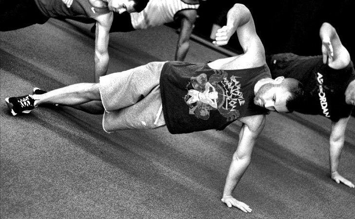 Willb_fit's tweet photo. That rotating plank life tho 🔄 https://t.co/m7eVocJaAp