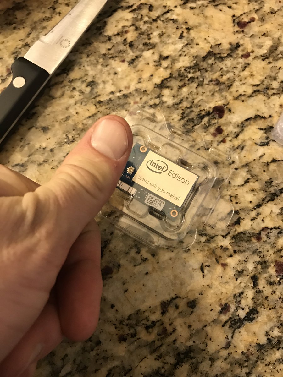 TomBoudr's tweet photo. Wow the Edison is tiny. Ready to rock this shortly #OpenAPS #thumbforscale https://t.co/c35uLz8Uq8