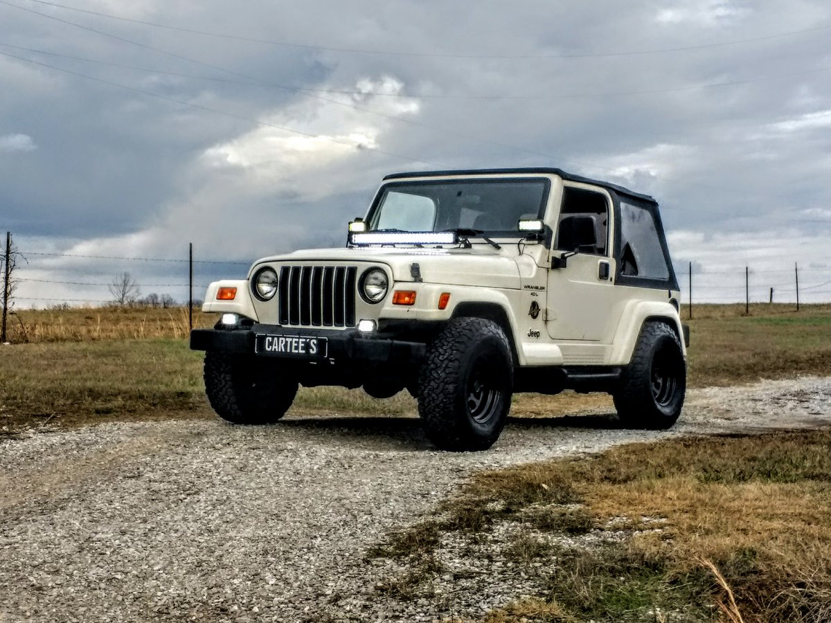 cartee21's tweet photo. Fresh and clean!!! #JeepMafia #auxbeam #thewayshelooksatme https://t.co/d8I45H9nQR