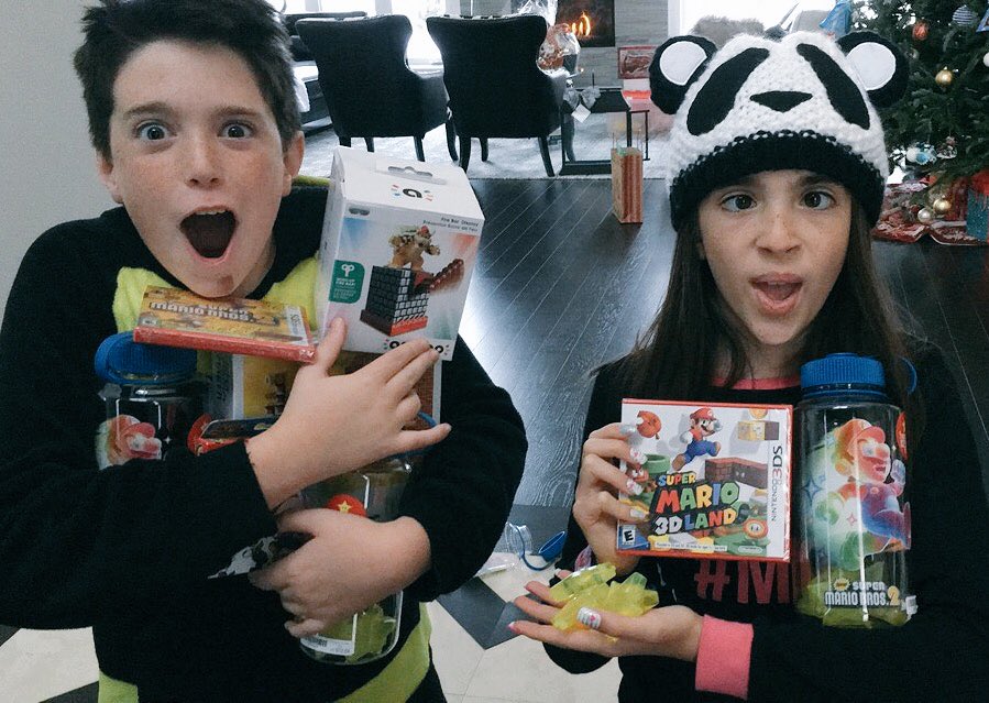 EhBeeFamily's tweet photo. Thank you https://t.co/1ioRZRfaCV for the nice Saturday surprise! @NintendoAmerica #FreeProduct #FreeGames #HappyMonkeys https://t.co/2TU1HZagyj