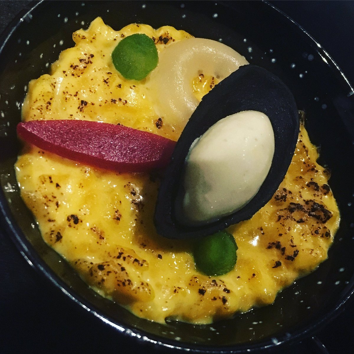 Arroz con leche y azafrán, helado de cedrón y chorito de pan tostado. #lujazo en <a href="/restaurante040/">Restaurante 040</a> de <a href="/SergioBarrosoU/">sb</a>