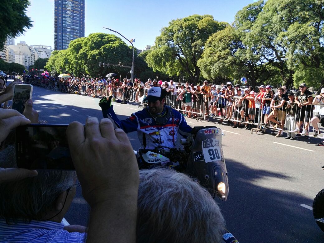 betorodriguezok's tweet photo. #Dakar2017: De a poco los pilotos van llegando a la rampa de llegada en la ciudad de Buenos Aires.
#1120AM
#ARBPy https://t.co/J3QVVXk6Hn