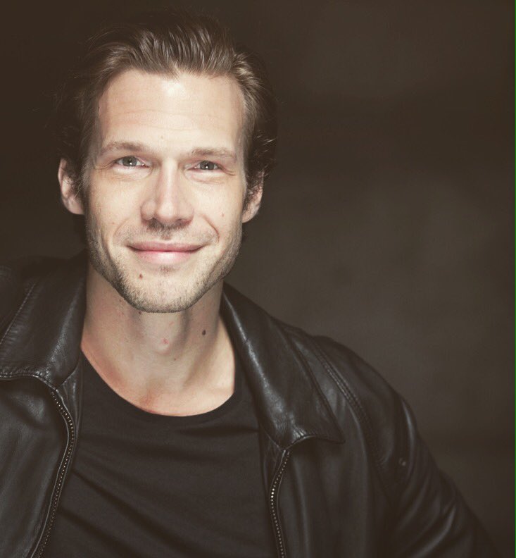 RoyetRomain's tweet photo. #headshot #actor #acting #filmacting #acteur #passion #smile #happy #goodvibes #2017 #goalltheway https://t.co/SGLgUdnR3B