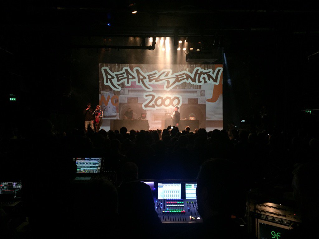 Hockeyresor's tweet photo. Når du er på #Rockefeller og får oppleve dette... #realhiphop #representin2000 Norsk hip hop historie! https://t.co/w4IeOBwtUT
