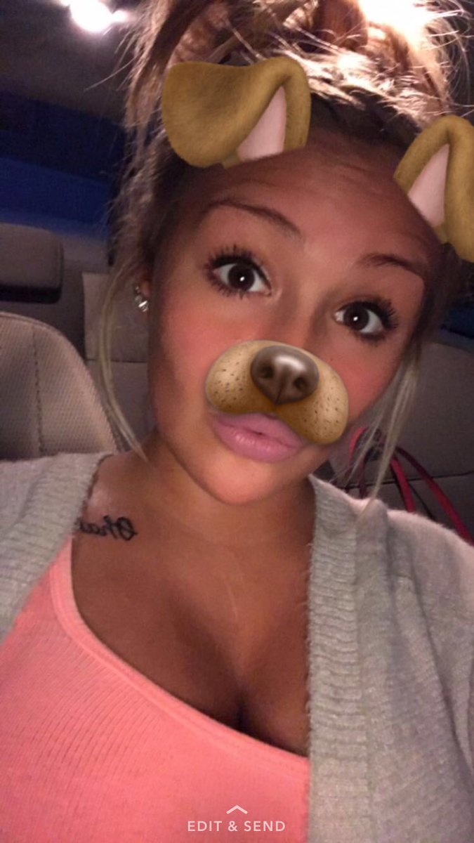 SexySharpy's tweet photo. Showing my tatt a little 🌺💙 https://t.co/f7IRfglSbG