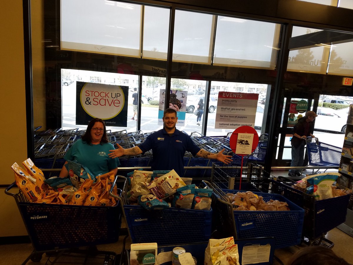 #nassauhumanesociety #associateportal 4 cart loads of food for our adoption partners #inspiredbypets