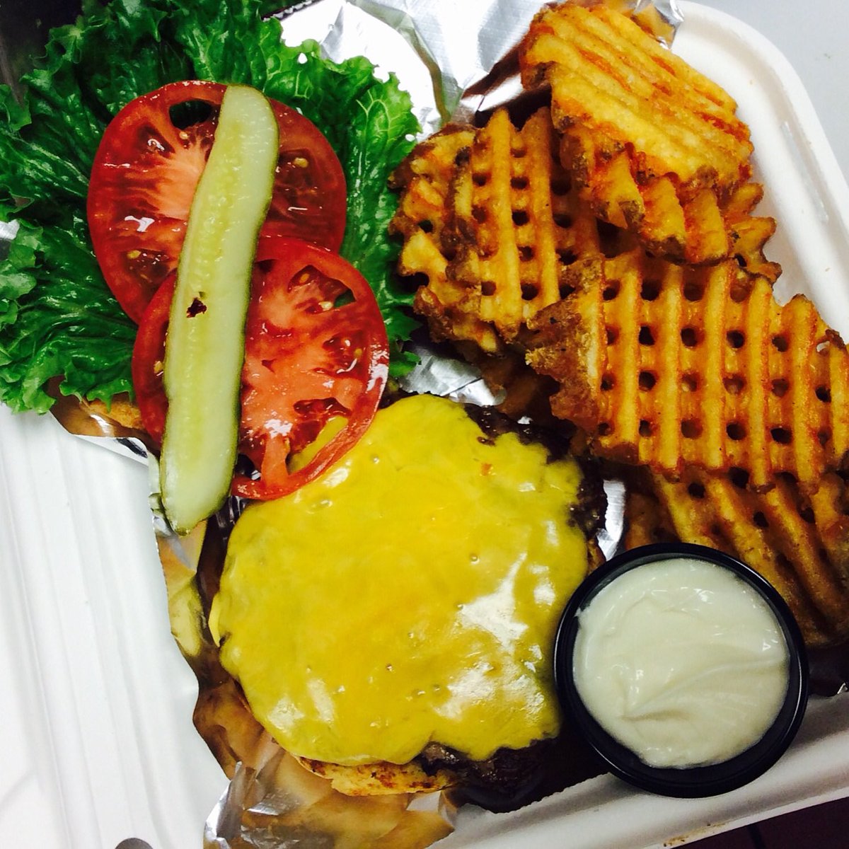 grandview_grill's tweet photo. #MMMIsback @grandview_grill #DinnerTonight #comes to #you #bitesquad #doordash #dinein & #takeout @grandview_grill #open until #9pm ๐๐ณ๐ฅ๐๐๐๐๐ https://t.co/ZO96rNx1ju