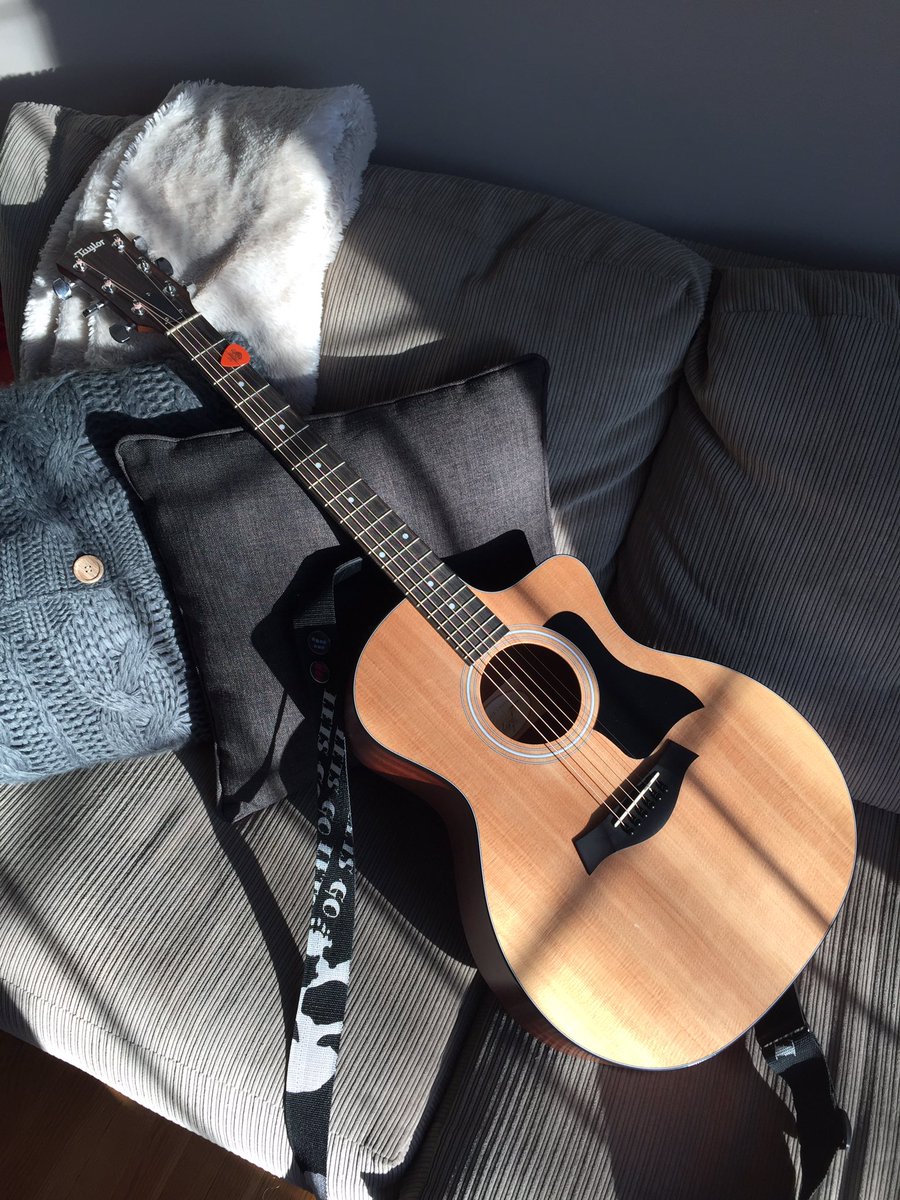 1falsemove's tweet image. This @TaylorGuitars acoustic has made its way back into my life. I think we were meant to be together. #dadcore #acousticpunk