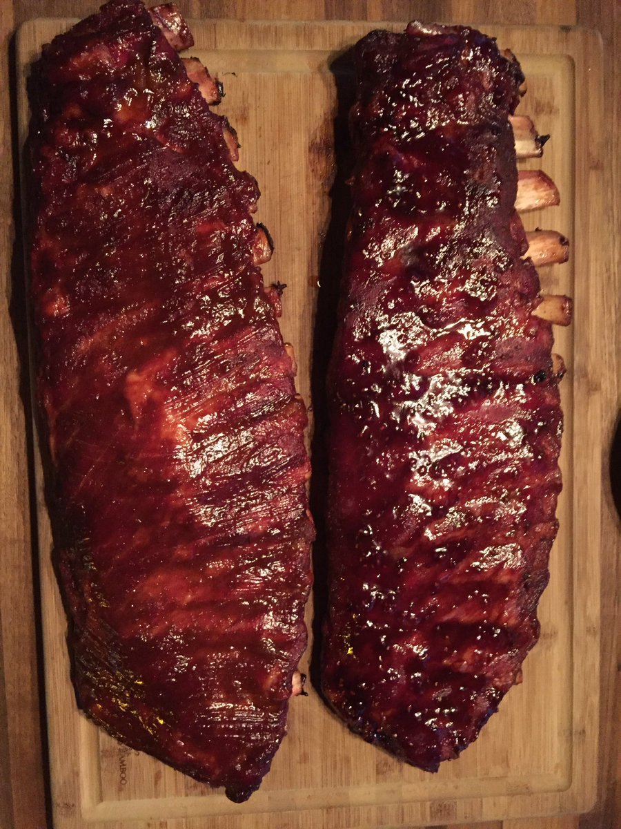 BrotherUncleBBQ's tweet photo. Peach on the left, raspberry on the right. #bbq #ribpractice #dinnertime https://t.co/qZ43KOPa6z