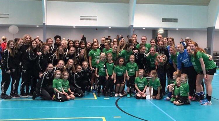 Olympiër <a href="/MichelleGoos/">Michelle Goos</a> is vandaag door haar grote verdienste voor <a href="/VOCamsterdam/">VOC Amsterdam</a> officieel benoemd tot ambassadrice v/d club! Gefeliciteerd!