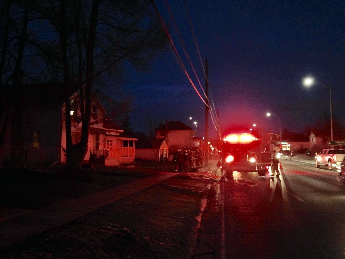 🚒 Bath Rd restricted to one lane west of Collins Bay Rd due to structure fire.
