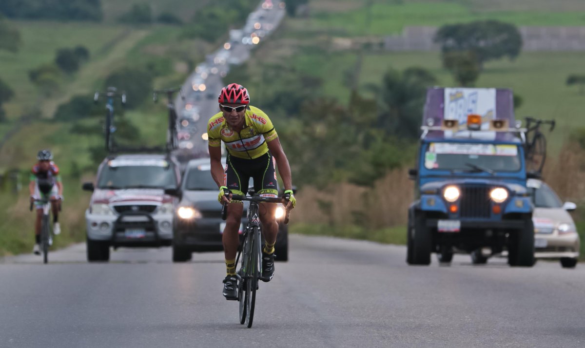 ClasicoJhs's tweet photo. Histórico! Jackson Rodríguez de JHS hizo vibrar a Borotá @GrupoJHS1 II etapa de la 52° Vuelta al Táchira en Bicicleta https://t.co/9ahgofkZZ3