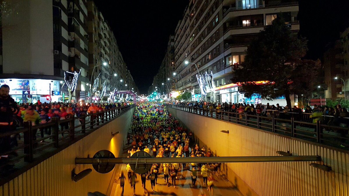 #SanAnton2017 #TT nacional. Gracias por hacerlo posible. Increíbles imágenes de @Horajaen de <a href="/CarreraSanAnton/">Carrera de San Antón</a> en el túnel de Avda. Andalucía
